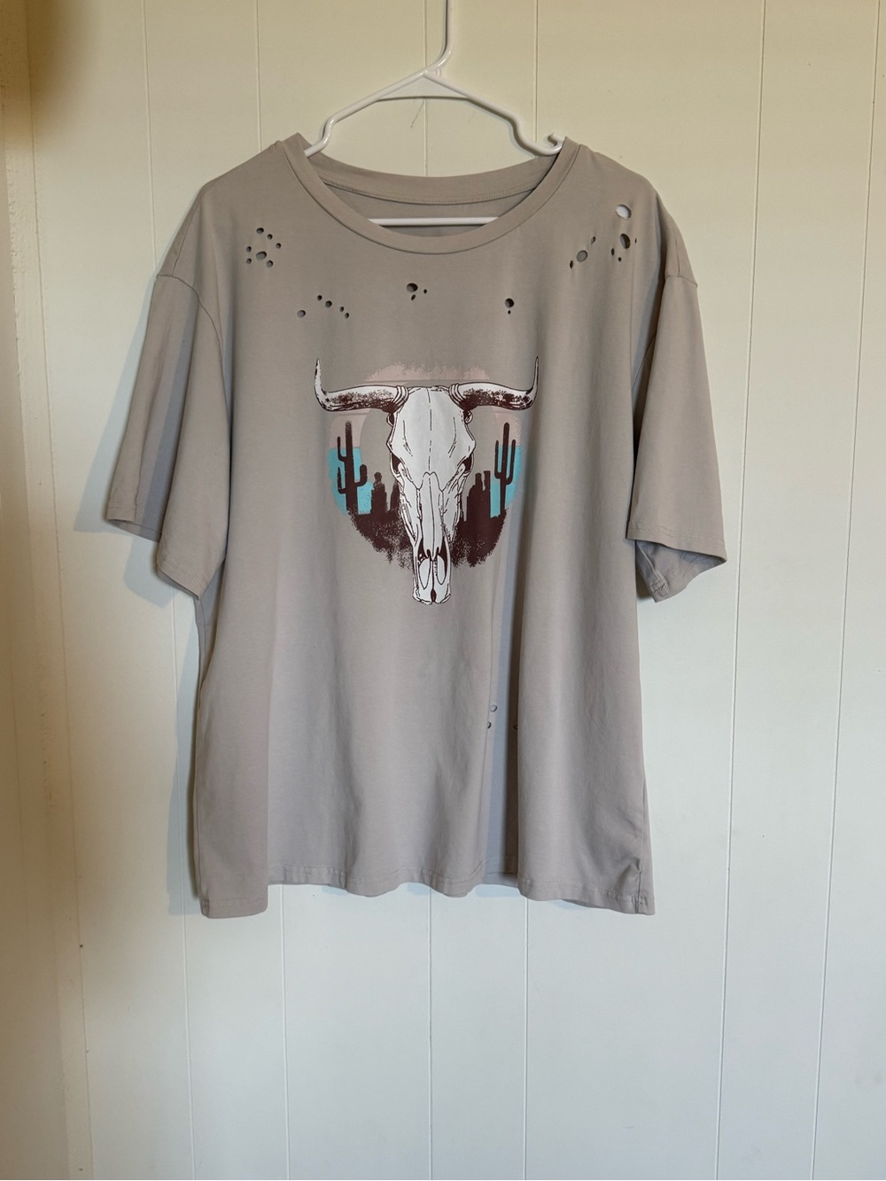 Women's Desert Skull Graphic Tee - Light Tan with Teal Accents